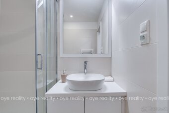 Moderný, čerstvo zrekonštruovaný 1-izbový byt na prenájom v - 12