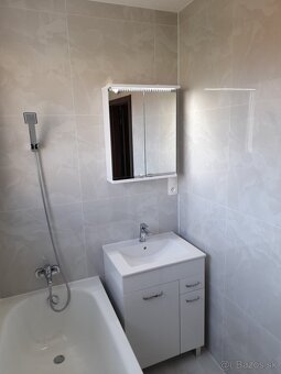 Rezervovaný kompletne zrekonštruovaný 4-izbový byt - 12