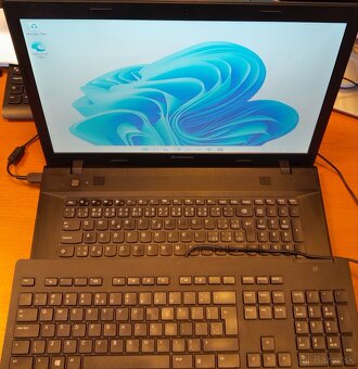 Lenovo G710 - 12