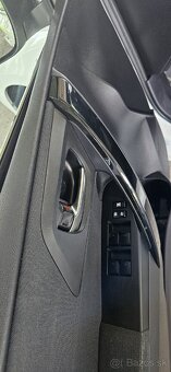 Toyota auris 2018 hybrid Combi - 12