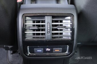 Volkswagen Passat Variant 2,0 TDi 110 kW COMFORTLINE BLUEMOT - 12