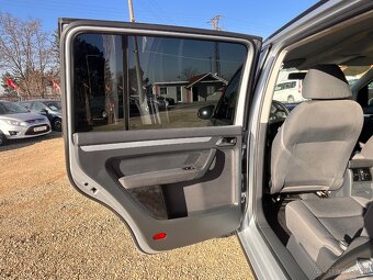 Volkswagen Touran, 1.6TDi 77kWWEBASTOVÝHŘEV SED - 12