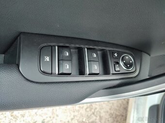Predám Kia ceed SW 1.5tgdi - 12