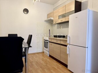 2- IZBOVÝ BYT  PRENÁJOM CENTRUM VAJANSKÉHO - 12