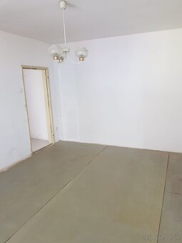 Predaj - 2 izbový byt vo vyhľadávanej časti Dúbravky - BA IV - 12