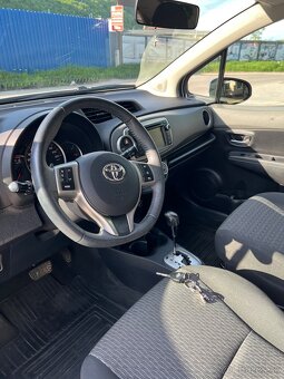 Toyota Yaris 1.3 CVT - 12