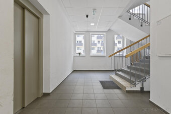 Na Predaj svetlá zariadená garsónka Podunajských Biskupicia - 12