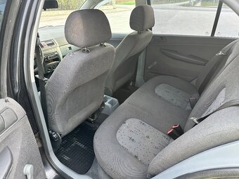 Škoda Fabia 1,4mpi - 12