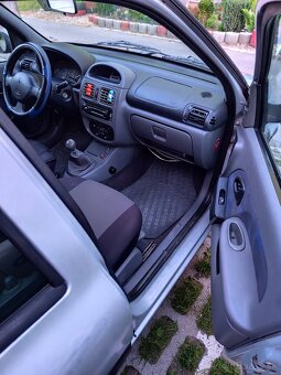 Renault Clio - 12