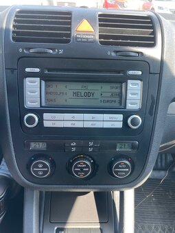 Volkswagen Golf 2.0 TDI - 12