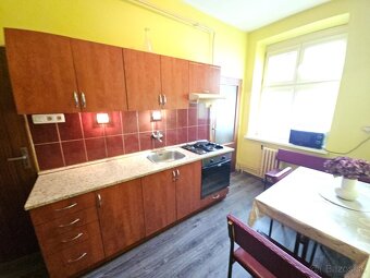 Priestranný tehlový 3 izb. byt  s loggiou v centre BA - 12