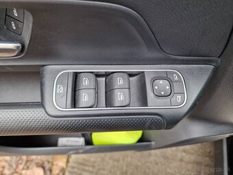 Mercedes-Benz GLA 180 A/T - 12