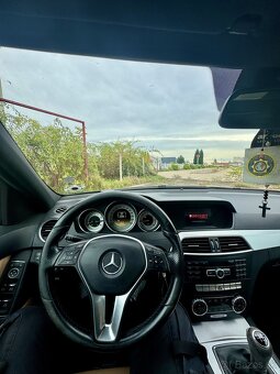 Mercedes Benz C 180 CDI - 12