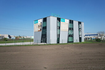 Predajňa, showroom, administrativa a sklad - 12