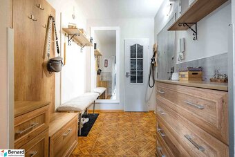 Na PREDAJ PREROBENÝ 3 IZB. BYT, M. BENKU, 72 M2, ,,STARÝ SEK - 12