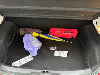 Peugeot 207 1.4 i - 12