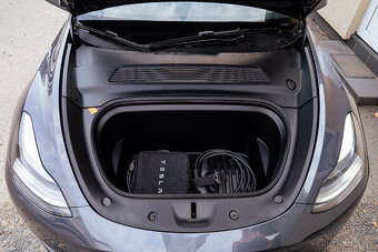 Tesla Model Y 75kWh Long Range AWD - 12
