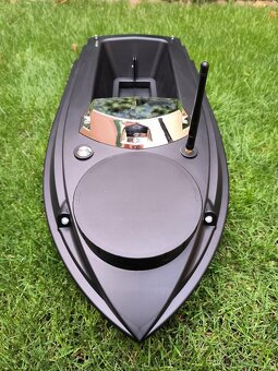 Zavazacia lodka GPS + SONAR - 12