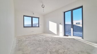 Novostavba 5-izbového rodinného domu, 156 m², Hýľov - 12