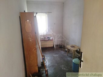Poschodový dom s krásnym pozemkom v srdci kľudnej obci Vin - 12