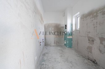 ZNÍŽENÁ CENA l NA PREDAJ 2 IZBOVÝ BYT S BALKÓNOM, PODUNAJSKÉ - 12