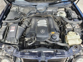 Predám Mercedes Benz E320i 4-Matic automat - 12