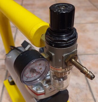 Airbrush kompresor s tlakovou nádobou 1 L - 12