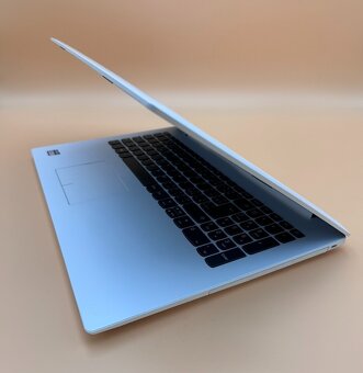 Notebook 15,6" Lenovo.AMD A6-9220 2x2,50GHz.8gb ram.120SSD - 12