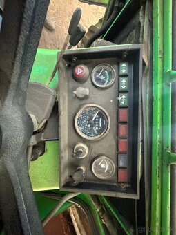 Traktor Holder - 12
