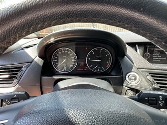 BMW X1 18d XDrive - 12