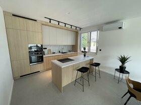 4 izbový byt komplet zariadený penthouse(132m2) - 12
