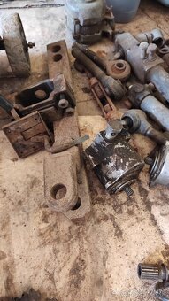Predam nahradne diely na Zetor 8011 - 12