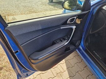 KIA Ceed 1.4 T-GDi Gold 140k M6 (benzín) kup. SR - 12