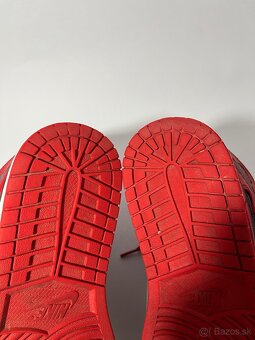 Nike Air Jordan 1 Mid - 12