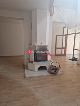 Znížená cena(F131-12-REMaE) 5 izbový radový dom v meste Kom - 12