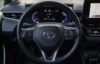 Toyota Corolla Sedan 1.8 Hybrid e-CVT - 12