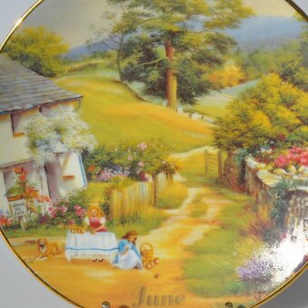 Sada - kompletná zbierka 12 mesiacov - 12 tanierov na stenu - 12