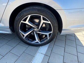 Volkswagen Passat 2.0 TDI - 12