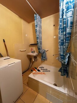 3-izbový byt s balkónom - Juh, Rožňava - 12