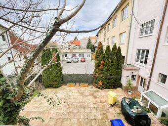 Štvorpodlažná budova v centre Piešťan na podnikanie, či býva - 12