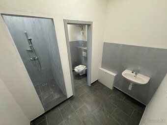 Exkluzívna murovaná hala na predaj / prenájom v KN 850m², v - 12