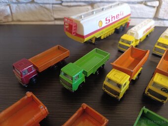 Playart a Yatming modely - osobní nákladní auta - Hong Kong. - 12