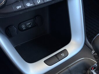 Kia Ceed SW 1.6 CRDi VGT Gold SR auto Facelift - 12