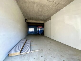 Priestranný obchodný priestor   150m2  v  novostavbe Letka   - 12
