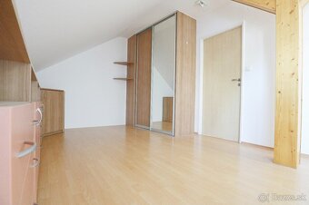 2i byt - 82 m², v cene Parking, pivnica - ďalších 25 m² - 12