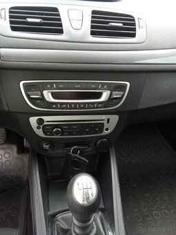 RENAULT MÉGANE 1.5 Dci r.v 2015 - 12