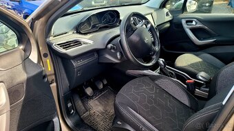 Peugeot 2008 1.2 PureTech Style  benzín - 12