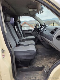 Volkswagen Transporter Caravelle 2.5TDI - 12
