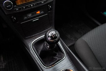 Toyota Avensis 2.0l D-4D - 12