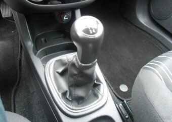 Opel Corsa 1,4 64 kW KLIMA Serviska benzín - 12